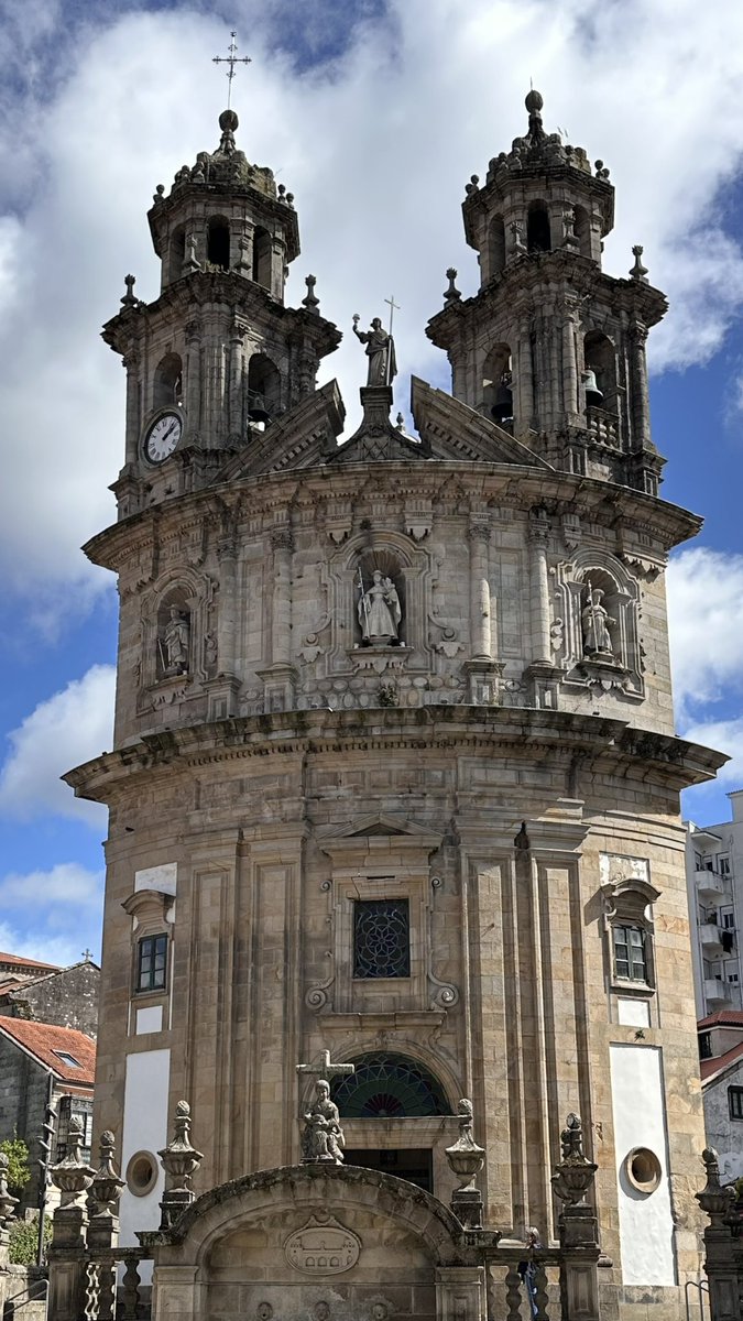 Camino Tag 8: Strahlend blauer Himmel und heute nur knapp 22km vor mir, dafür aber etwas „hilly“. Die Strecke war traumhaft schön, die Stadt Pontevedra ebenso. Vielleicht habe ich mich in Spanisches Rührei verliebt.