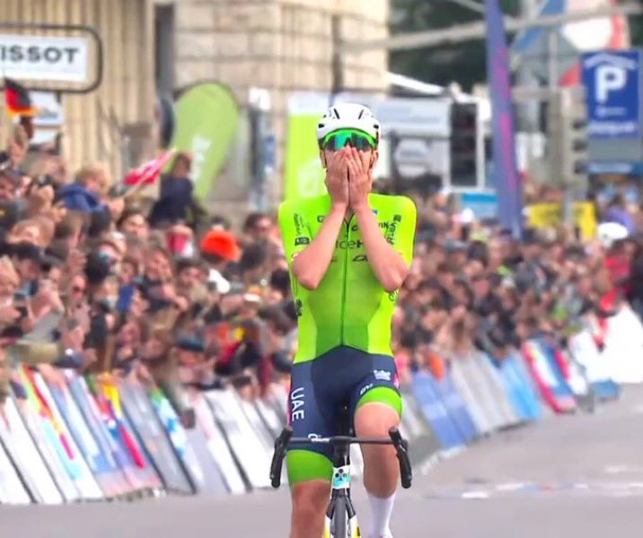 💥🌈 Campeonato del Mundo 

🐐 ¡¡¡Tadej Pogačar ataca a 101 kms de meta y firma una de las mayores gestas de la historia del ciclismo!!! 

🥈 O’Connor 🇦🇺 
🥉 Van der Poel 🇳🇱

🇪🇸 Enric Mas, 8º, el mejor de los españoles

#Zurich2024