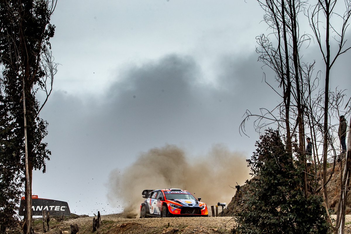 OttTanak's tweet photo. SS15 Laraquete 2 (18,62 km):
1️⃣ Ogier 12:08.6
2️⃣ Evans +1.5
3️⃣ Neuville +2.2
4️⃣ Rovanperä +2.3
5️⃣ TÄNAK +3.6
#WRC #RallyChile #goOtt https://t.co/mnaD7j7bCa