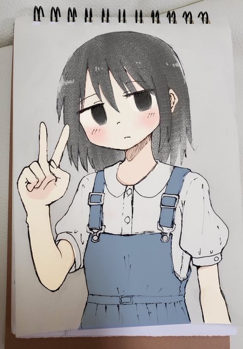 アナログ絵をスマホで撮った写真にデジタルで上から色を乗せたもの。 