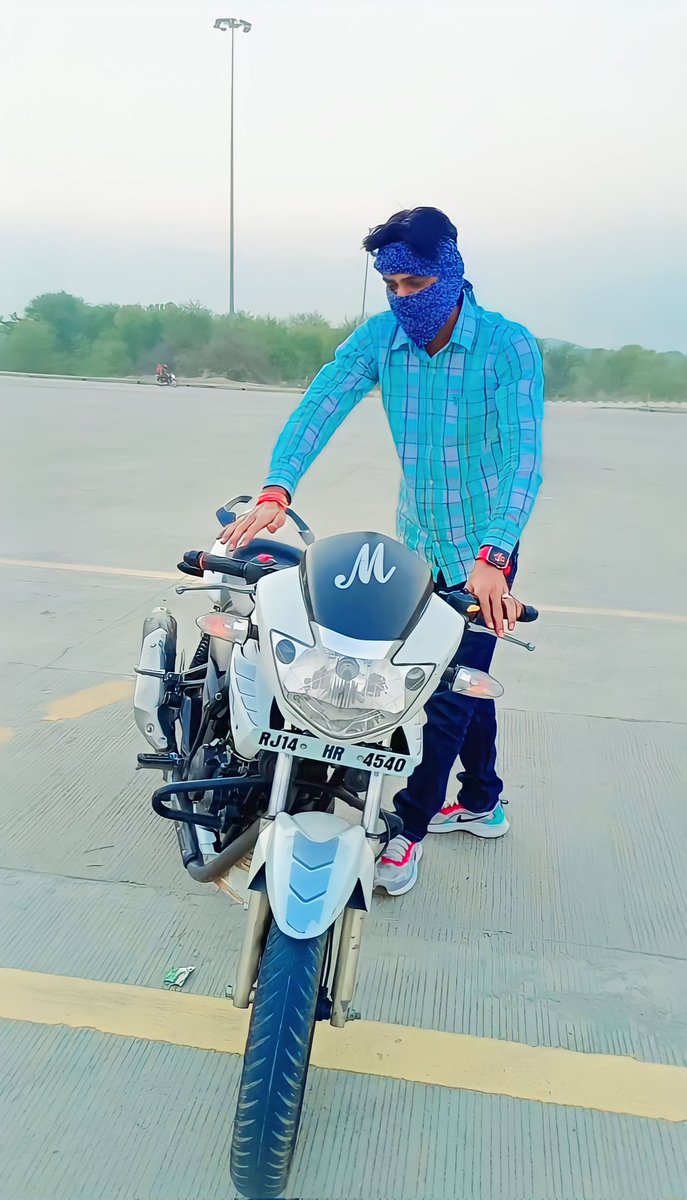 ##❤️कौन है इस जहाँ मे जिसे धोखा नहीं मिला,
शायद वही है ईमानदार जिसे मौक़ा नहीं मिला !❤️❤️...#####