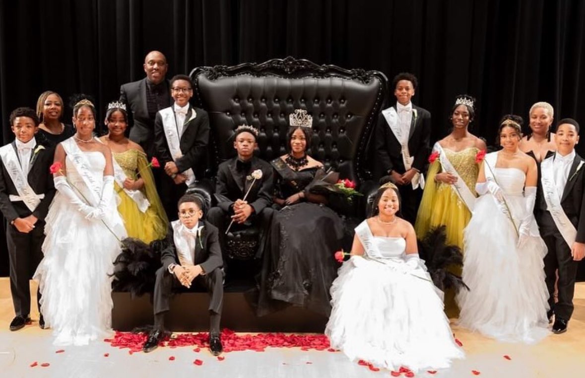 Larry A. Guilford, Ed. S (@mrguilford_shms) on Twitter photo Our Royal Court was sharp last Sunday for Coronation ! #Rising2Excellence #GoldenBearsRiseUp💛🖤 <a href="/APSSylvanHills/">Sylvan Hills Middle School</a> Our Royal Court was sharp last Sunday for Coronation ! #Rising2Excellence #GoldenBearsRiseUp💛🖤 <a href="/APSSylvanHills/">Sylvan Hills Middle School</a>