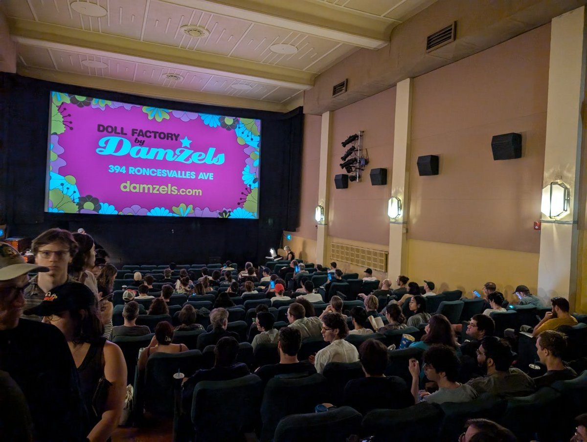 Full house today at the <a href="/RevueCinema/">Revue Cinema</a> screening of Metropolis (1927)