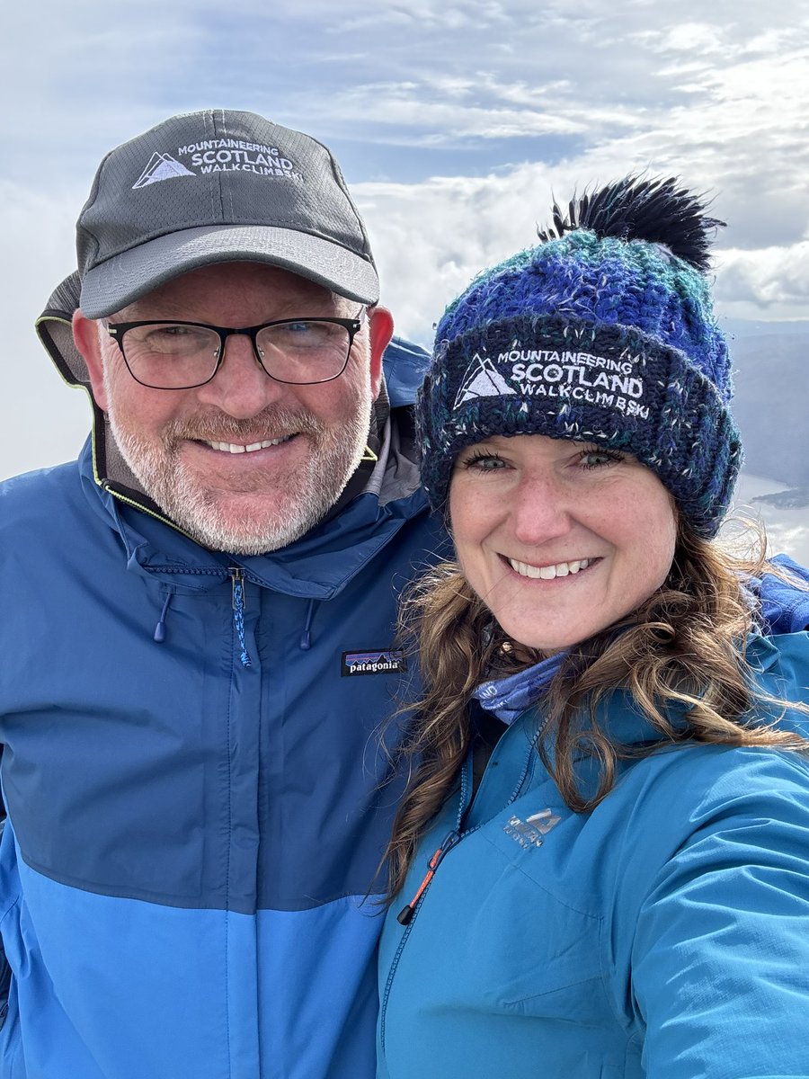 ilona_turnbull's tweet image. Great #GetOutsideDay litter picking on Ben Lomond for the 1st @Mountain_Scot #TakItHame day.  Fab company &amp;amp; much litter collected. #Munros #RespectProtectEnjoy @AJWalker73 @Dom_ip_Hall @fionafreelance @anne3366 @N_T_S @lomondtrossachs @LomondMRT