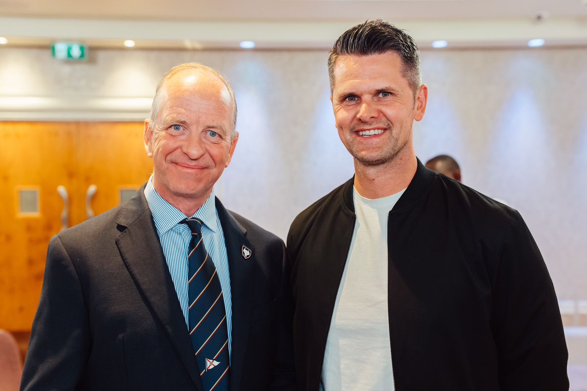 Last week, at the Island Walk Presentation our Director of Operations met the Lieutenant Governor. We’re assuming the smile from Vice Admiral Jerry Kyd is because of his new badge. #WNFC #WellbeingOverWinning 
📷 Max Young