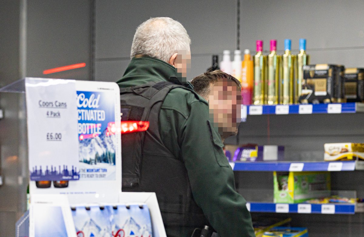 Kevin Scott (@kscott_94) on Twitter photo BREAKING: This is the moment members of the public & police detained a man suspected of attempted kidnappings in west Belfast.
He was detained earlier tonight on the Suffolk Road following the report of an attempted abduction in Lenadoon.
*Pixelated for legal reasons* <a href="/BelTel/">Belfast Telegraph</a> BREAKING: This is the moment members of the public & police detained a man suspected of attempted kidnappings in west Belfast.
He was detained earlier tonight on the Suffolk Road following the report of an attempted abduction in Lenadoon.
*Pixelated for legal reasons* <a href="/BelTel/">Belfast Telegraph</a>
