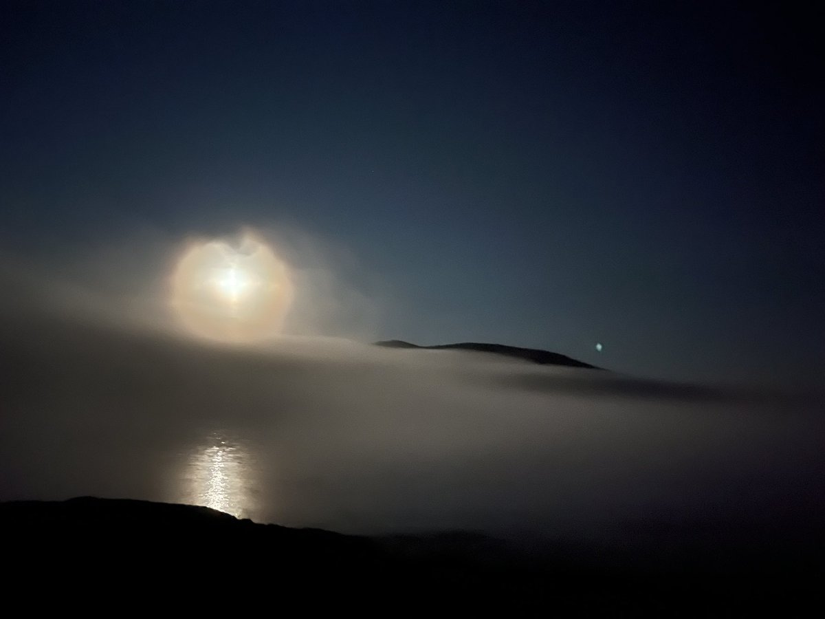 ratherbrunning's tweet image. This was such an incredible sight! After sea kayaking in thick sea fret all day we were camped round the fire and it suddenly both dropped and lifted to leave an inversion across the sea. No filters here - just the iPhone! #taransay #isleofharris #magic