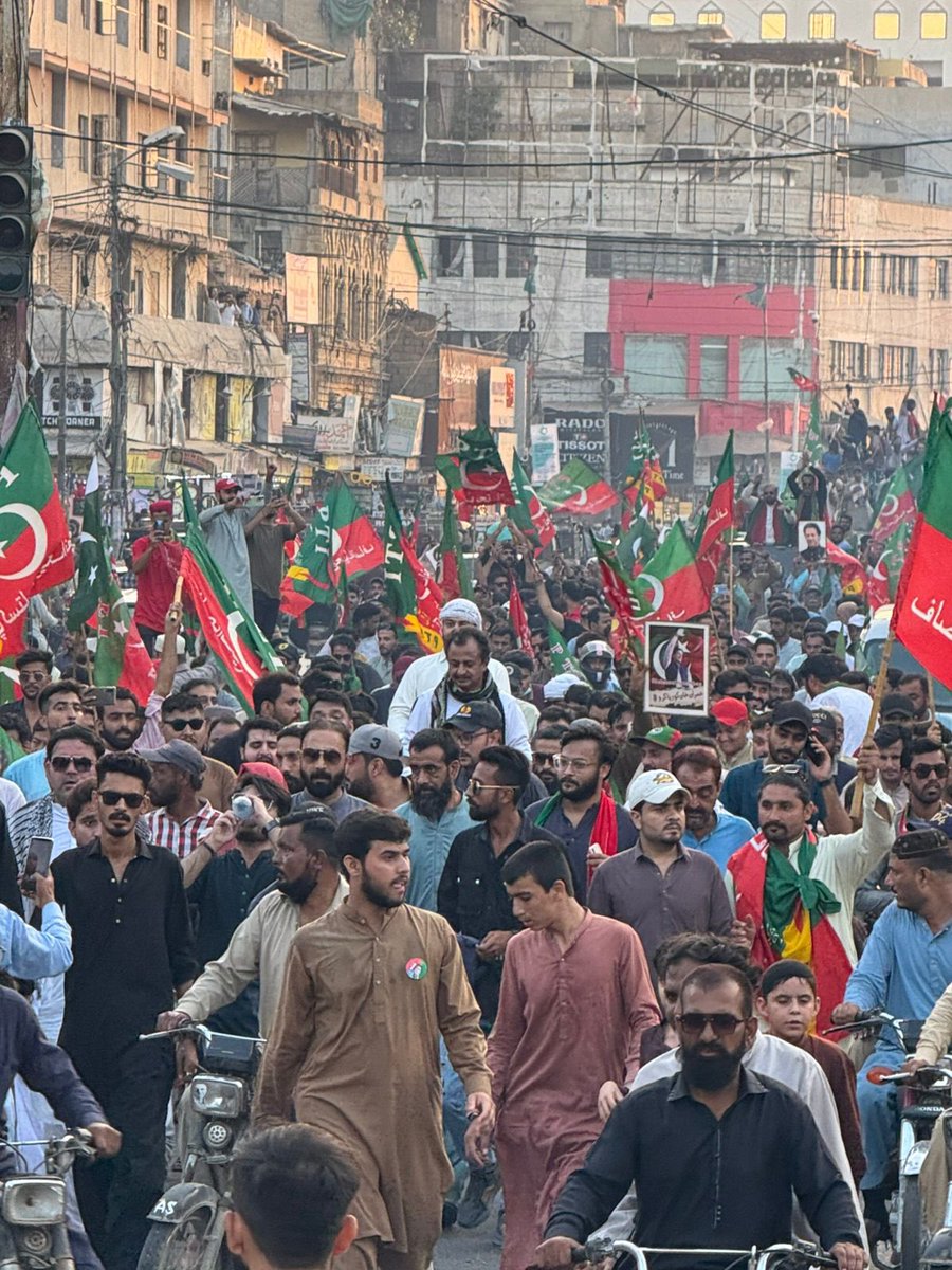 NaeemPanjuthaa's tweet photo. کراچی نے آج انقلاب کی طرف قدم بڑھا دیا ہے ، https://t.co/yNYl9piXtv