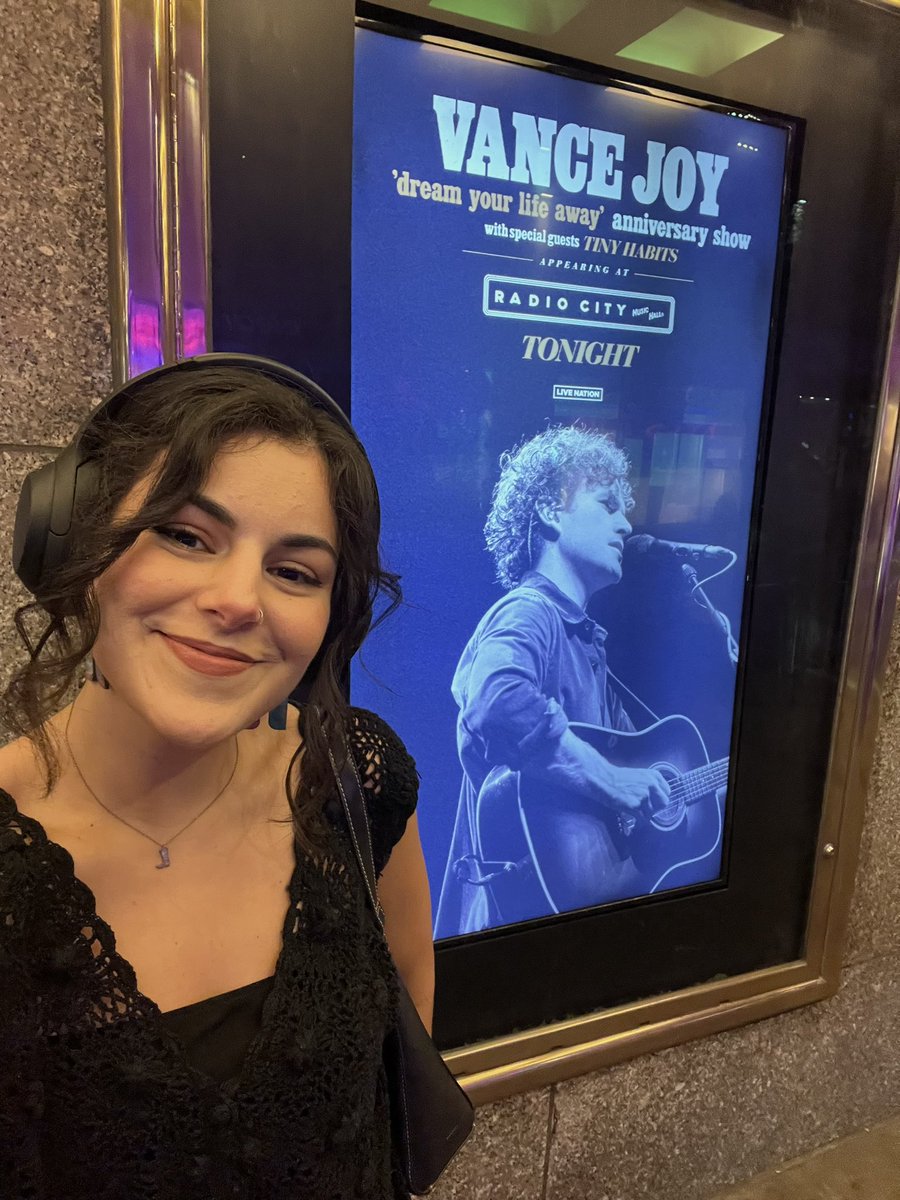 vance_enjoy's tweet photo. @vancejoy @OVOArena Was so special seeing you for the 10th time in 10 years 🥹 these songs were the soundtrack to high school and so many of my relationships and now I’m the age you were when you made them :’) https://t.co/HBQwlKEDNb