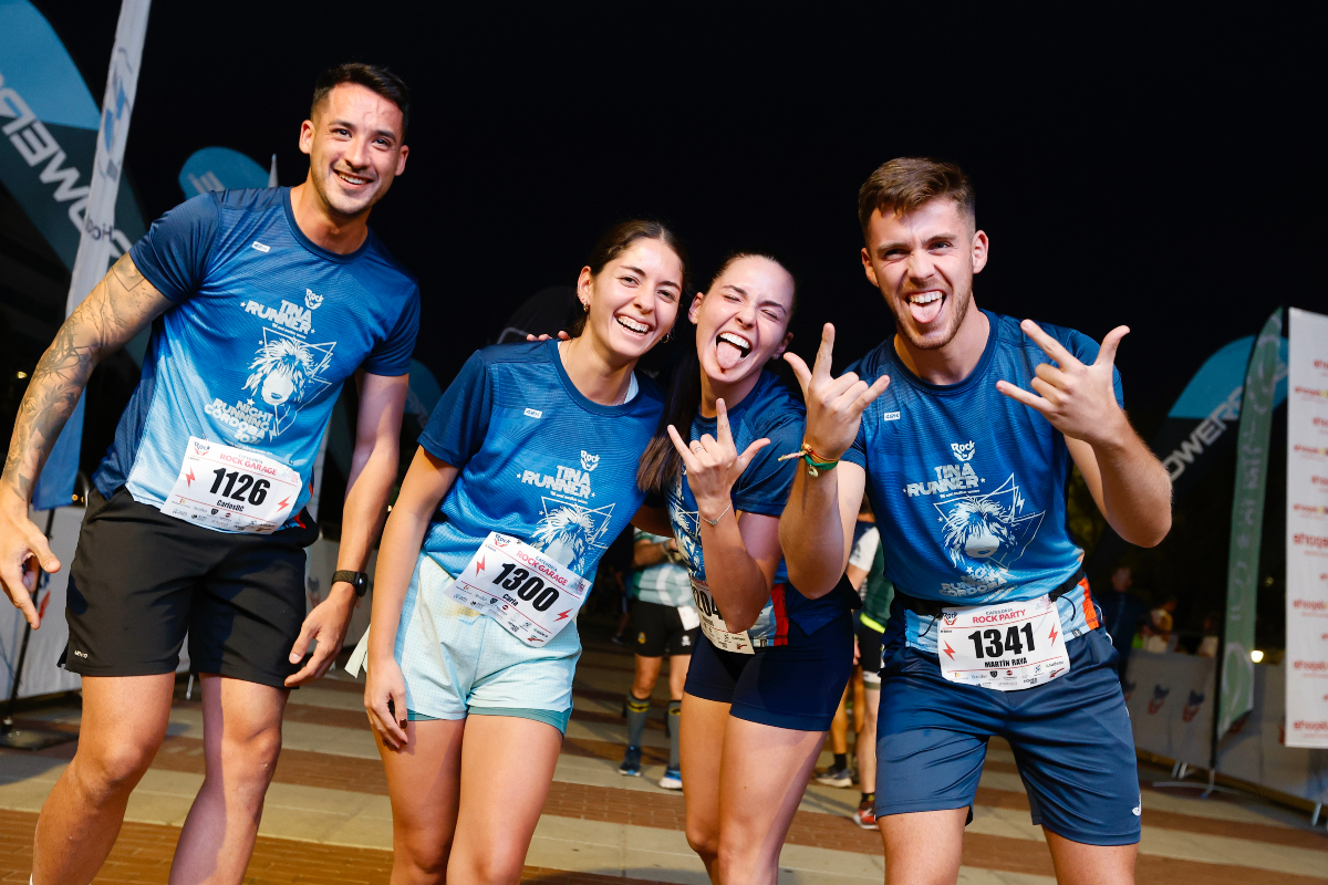 📸 ¡Queremos ver la carrera desde tus ojos! Comparte tus mejores fotos con nosotros.

Usa el hashtag #NightRunning o menciónanos para que podamos revivir juntos esos momentos épicos. 🎸🏃‍♀️🏃‍♂️🔥 ¡El rock y el running se viven mejor en comunidad!