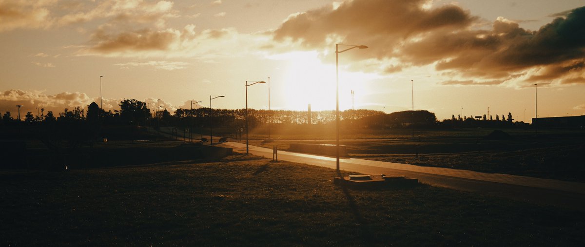Cyber_Abarai's tweet photo. Chasing the light.
Captured on FUJIFILM X100VI https://t.co/9pNoiFnjEs