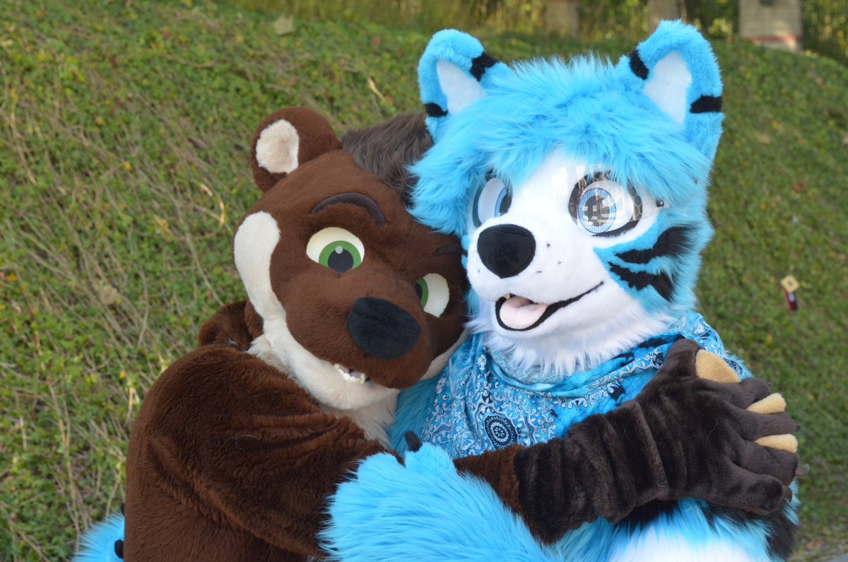 Vuk🔜NFC/2Dance (@vwusky) on Twitter photo Did I mention, I met a lot of sweet Fluffs at #EF28 ? 😊🤗 It was a blast to meet and talk with you all~ 🩵 Hope to meet you again next time. 🤗
Will post more soon~
Cute Fluffs: <a href="/Lumi_Flecktupf/">Lumi / Numbrs 🔜Furciety/EF/EAST</a> <a href="/Takiwuff/">τακε®µ</a> teba_cosplay (Insta) <a href="/SkytheHusky3/">Sky the Husky🇩🇪 🔜 ?</a> <a href="/FoxFoxxly/">Foxxly the Fox</a> <a href="/Talos_999/">Talos</a> <a href="/BlackymoonOtter/">Blackymoon 🔜 EF2025</a> Did I mention, I met a lot of sweet Fluffs at #EF28 ? 😊🤗 It was a blast to meet and talk with you all~ 🩵 Hope to meet you again next time. 🤗
Will post more soon~
Cute Fluffs: <a href="/Lumi_Flecktupf/">Lumi / Numbrs 🔜Furciety/EF/EAST</a> <a href="/Takiwuff/">τακε®µ</a> teba_cosplay (Insta) <a href="/SkytheHusky3/">Sky the Husky🇩🇪 🔜 ?</a> <a href="/FoxFoxxly/">Foxxly the Fox</a> <a href="/Talos_999/">Talos</a> <a href="/BlackymoonOtter/">Blackymoon 🔜 EF2025</a>