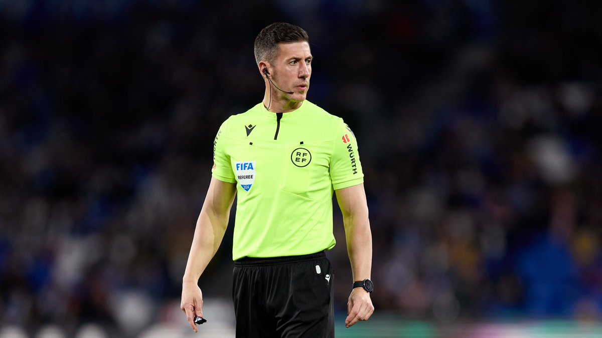ArchivoVAR's tweet photo. 🔴 Suspenso para Soto Grado al frente del Athletic Club - Sevilla.

✍️🏻 𝟯,𝟬

▪️ El colegiado aplicó un arbitraje irregular, cometiendo errores de apreciación que decantaron el partido.

💥 Se inventó la expulsión de Aguirrezabala y perdonó la segunda amarilla a Nianzou. https://t.co/DBmoPMv4OI