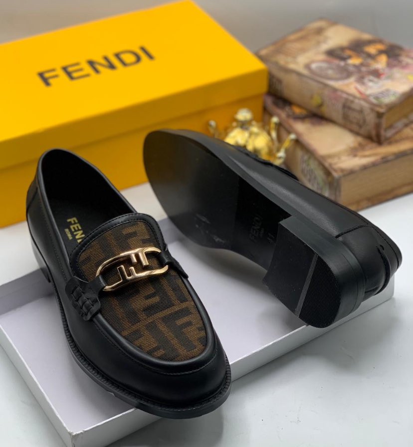 YafatahConcept's tweet photo. Ferragamo, fendi &amp; Louis Vuitton 😍😍😍 https://t.co/XdUfKXD38a