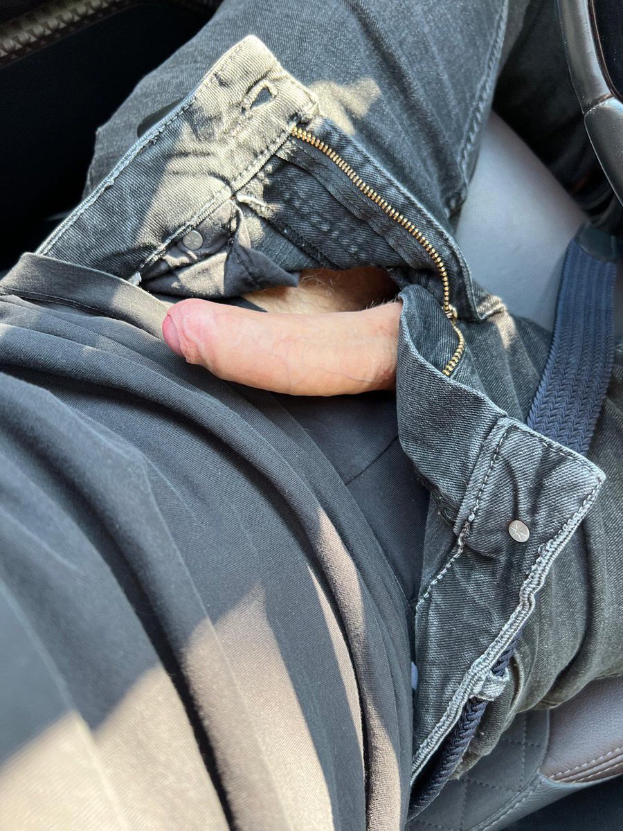 Horny v autě😈 

#czechgay #czechboy #praguegay #horny #dick #fuck #car #cruising #gay #hot
