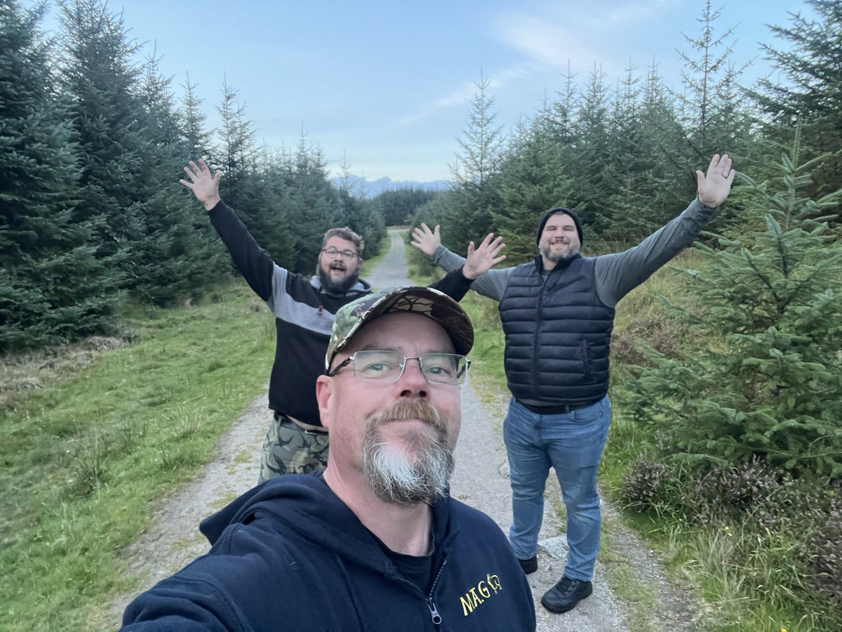 jonathanboakes's tweet photo. Hunting for the Neolithic and Bronze Age on Dartmoor, pursued by bears. #dartmoor #cist #bonebox #devon https://t.co/xmdHguVR0m