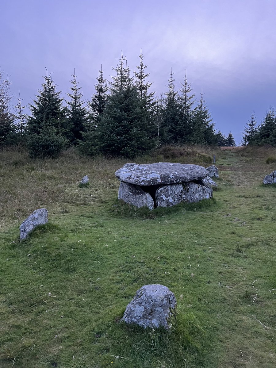 jonathanboakes's tweet photo. Hunting for the Neolithic and Bronze Age on Dartmoor, pursued by bears. #dartmoor #cist #bonebox #devon https://t.co/xmdHguVR0m
