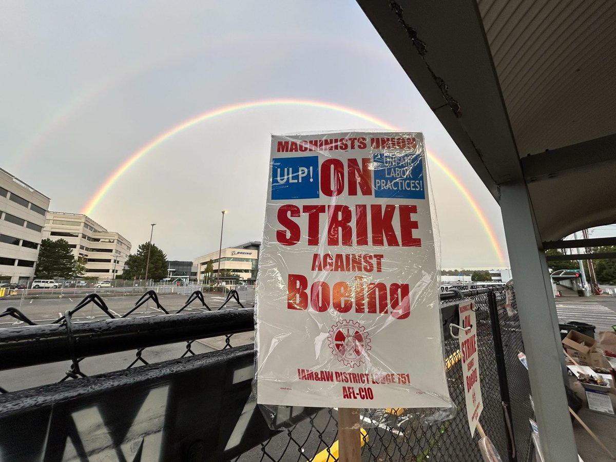 Great view from the Boeing picket lines Saturday. It turns out solidarity was at the end of the rainbow all along.

If you couldn’t make it but still want to help consider donating to their hardship fund.

Striking Machinist Hardship Fund:
iam751.org/Strike2024/ind…