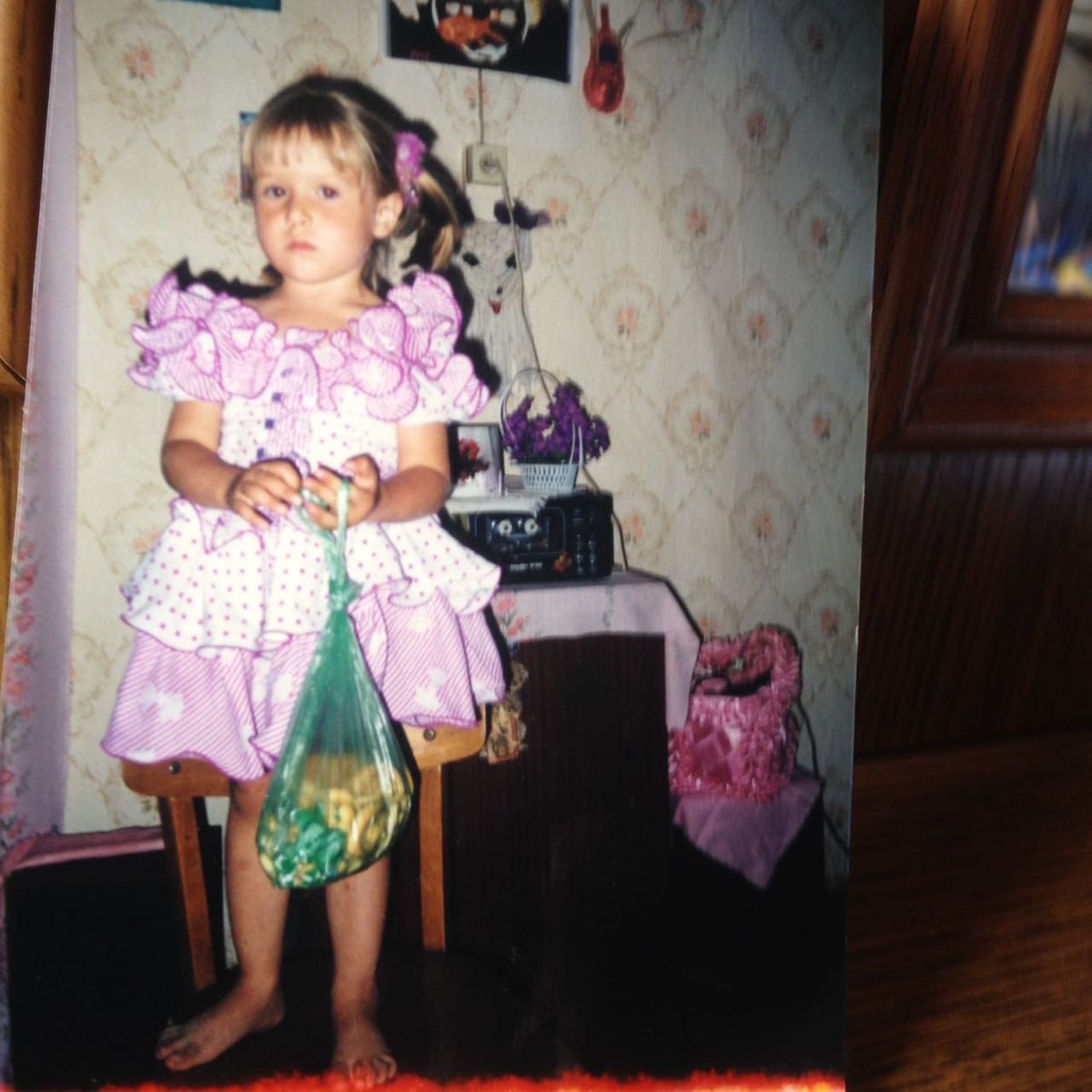 илона, через і tweet media