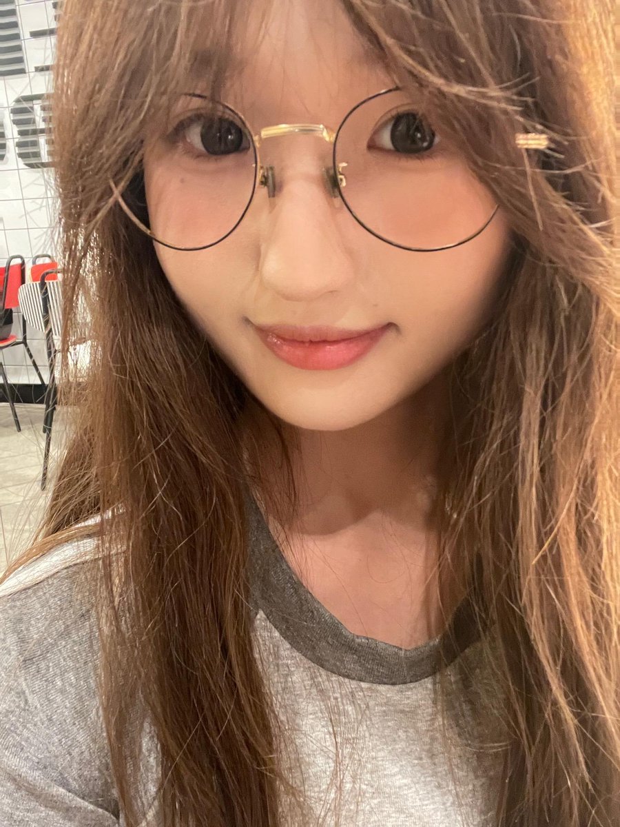 FSBKL123's tweet photo. 那些私聊不发射屏合照的我就都屏蔽了喔 直接发照片视频好吧 打字不回
#射屏 #合照 #女大学生 #反差 https://t.co/DDHeNz8D8g
