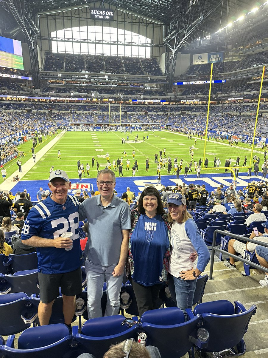 #PITvsIND    Let’s go Colts!   Steelers be seeing black and blue!