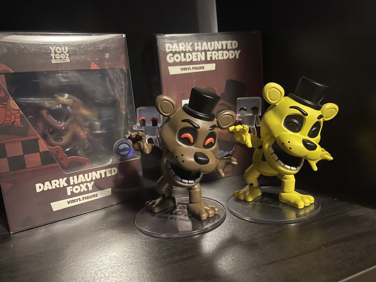 Review of the Dark Haunted FNAF Youtooz is coming soon in a big