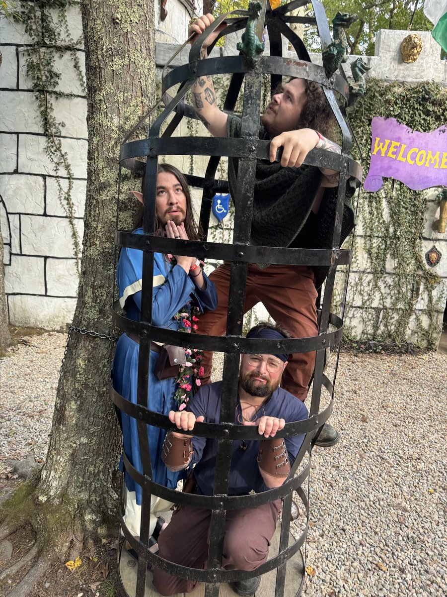 My partner and I + friends 😍 

#RenFaire #KingRichardsFaire #Senshi #DungeonMeshi #DeliciousInDungeon #Cosplay