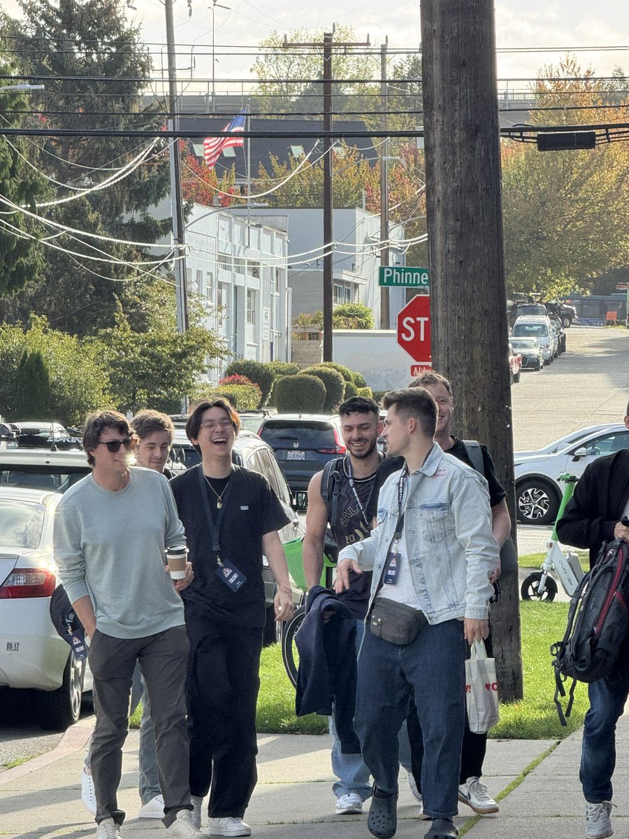 UW Vardizzle tweet media