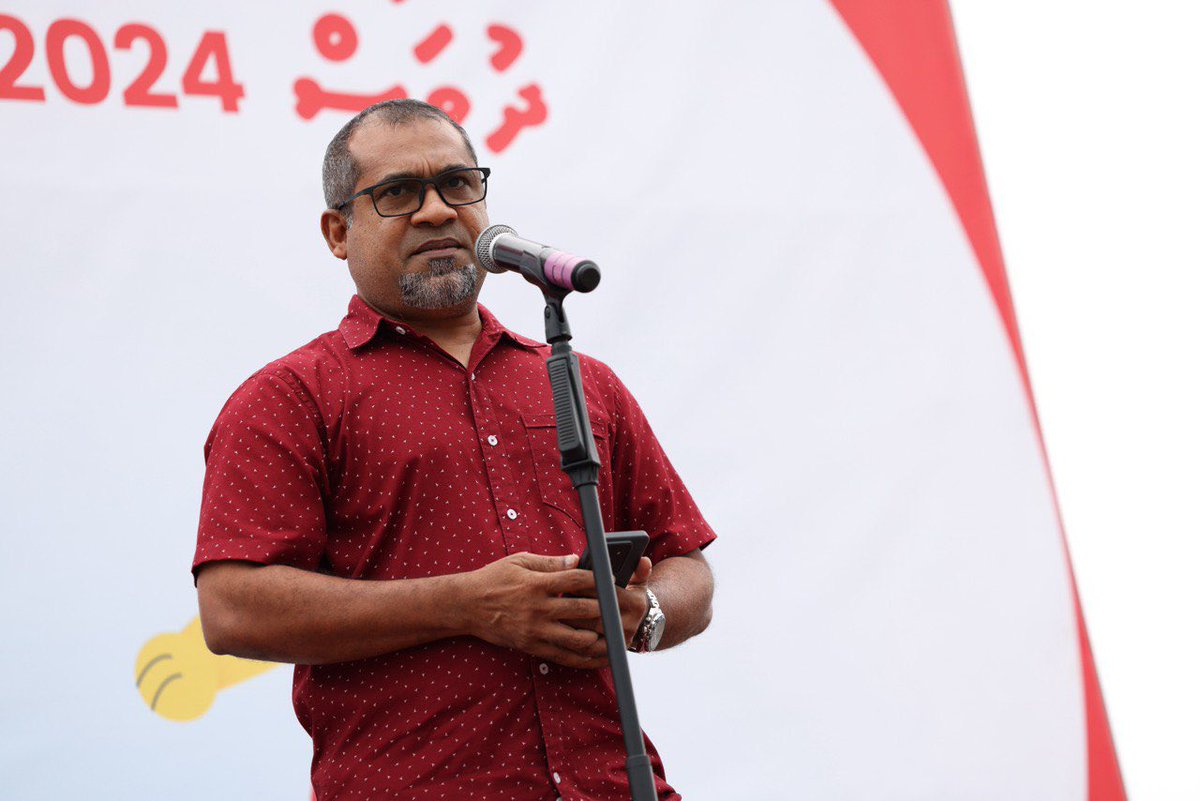 MoHmv's tweet photo. ދުނިޔޭގެ ހިތުގެ ދުވަސް ފާހަގަކުރުމަށް ބޭއްވި ރަސްމިއްޔާތު:  މިނިސްޓަރ ވަނީ ރާއްޖޭގެ ތަފާސް ހިސާބުތަކަށް ބަލާއިރު ހިތުގެ ބަލި ޖެހުމަށް މެދުވެރިވާ ހިރާސްތަކަށް މީހުން ހުށަހެޅިފައިވާ މިންވަރު މިހާރު އިތުރުވެފައިވާ ކަން ފާހަގަކުރައްވާފައި https://t.co/Z7fEQrTZzf