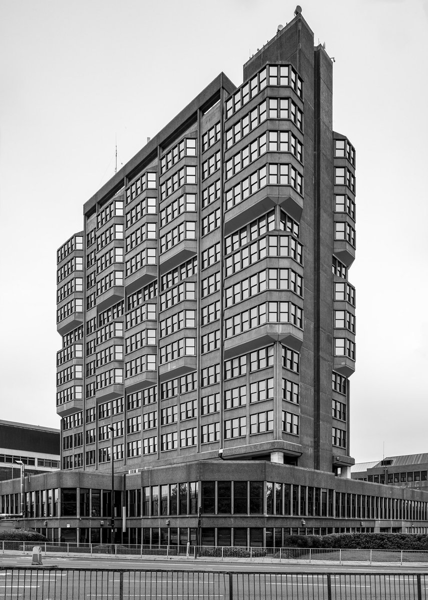 County hall, Aylesbury, Buckinghamshire; designed by County Architect Frederick B. Pooley, built 1964-66
-
Photo: Simon Phipps