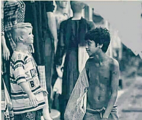 बयां - ए - जिंदगी ❤️‍🩹

किसको क्या मिला इस का कोई हिसाब नहीं

तेरे पास "रूह" नहीं मेरे पास "लिबास" नही 
                           💔💔

#copy #paste #Shayari #शायरी
