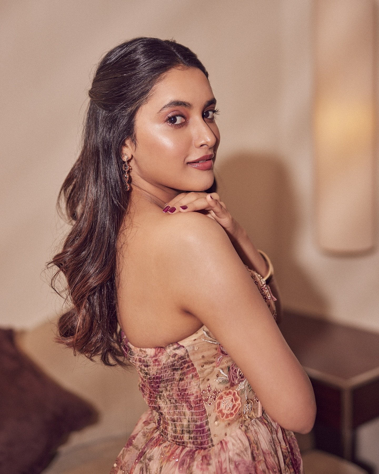 GYqIDr7bQAElK3W?format=jpg&name=large