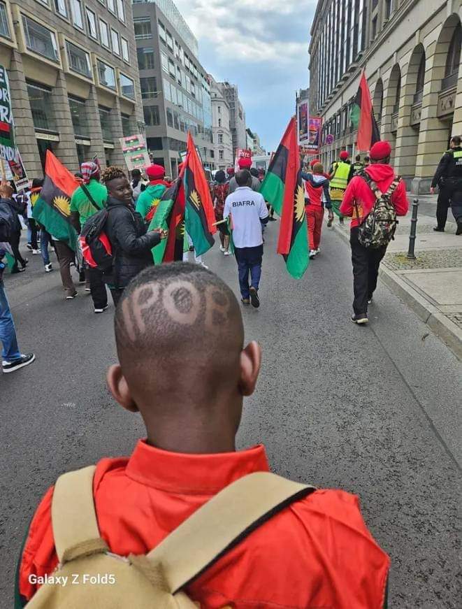 GosifeS's tweet photo. Hi, @CondoleezzaRice @StateDept @USinNigeria @RepPressley @RepRashida @biafra4ever @RepValDemings @RepDonaldsPress @GrahamPerrettMP UK 🇬🇧 Citizen #Mazi_Nnamdi_Kanu and #IPOB Leader discharged by the #Court BUT still held captive by nig 🇳🇬 #dss for 3yrs #injust #soMuch4Democrazy https://t.co/LEYriLEoxf