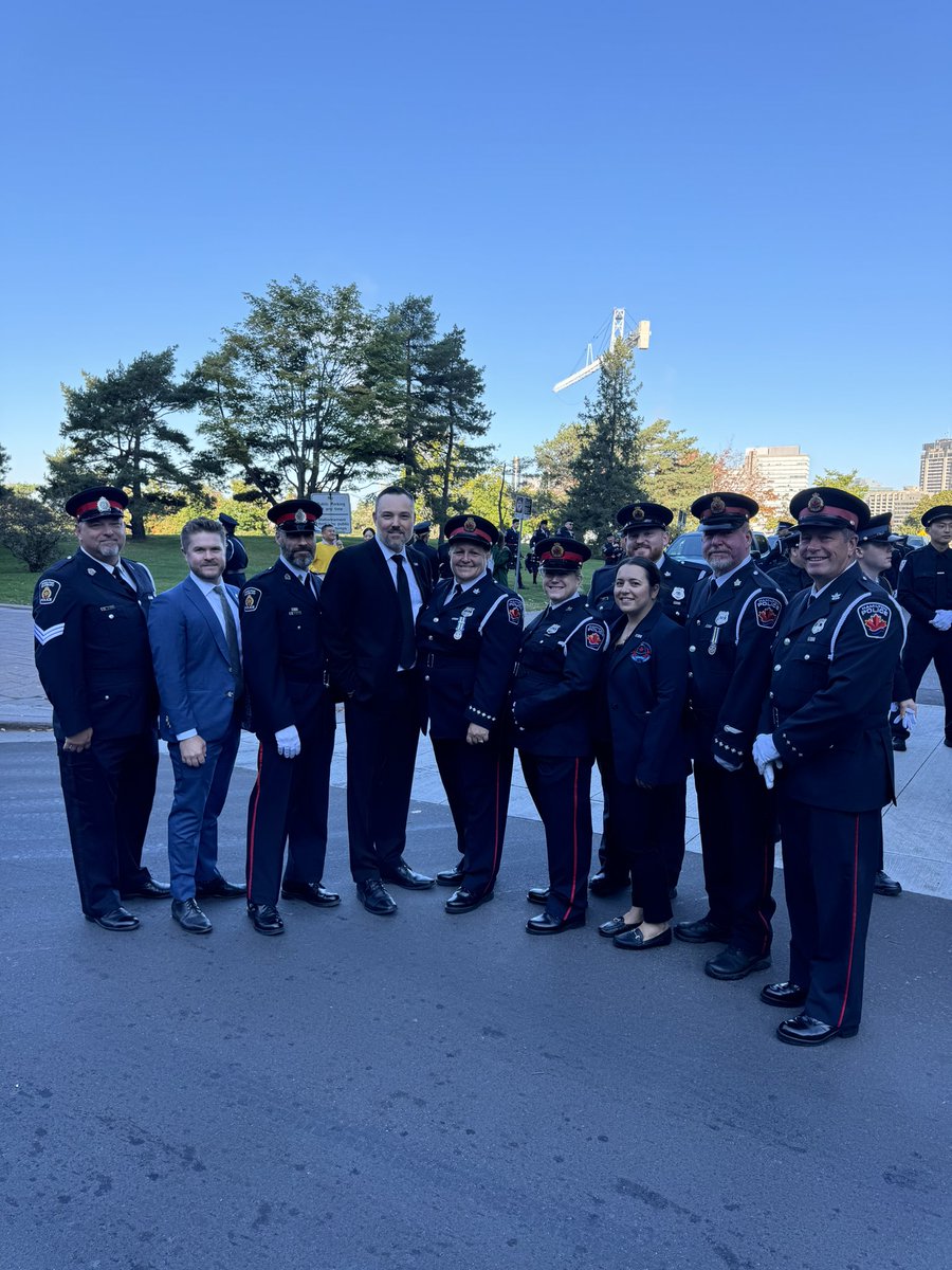 PresidentPAO's tweet image. Today we stand together to remember and pay tribute to the brave men and women who made the ultimate sacrifice in the line of duty. Their legacy of service and courage will never be forgotten. #HeroesInLife @CPPOM