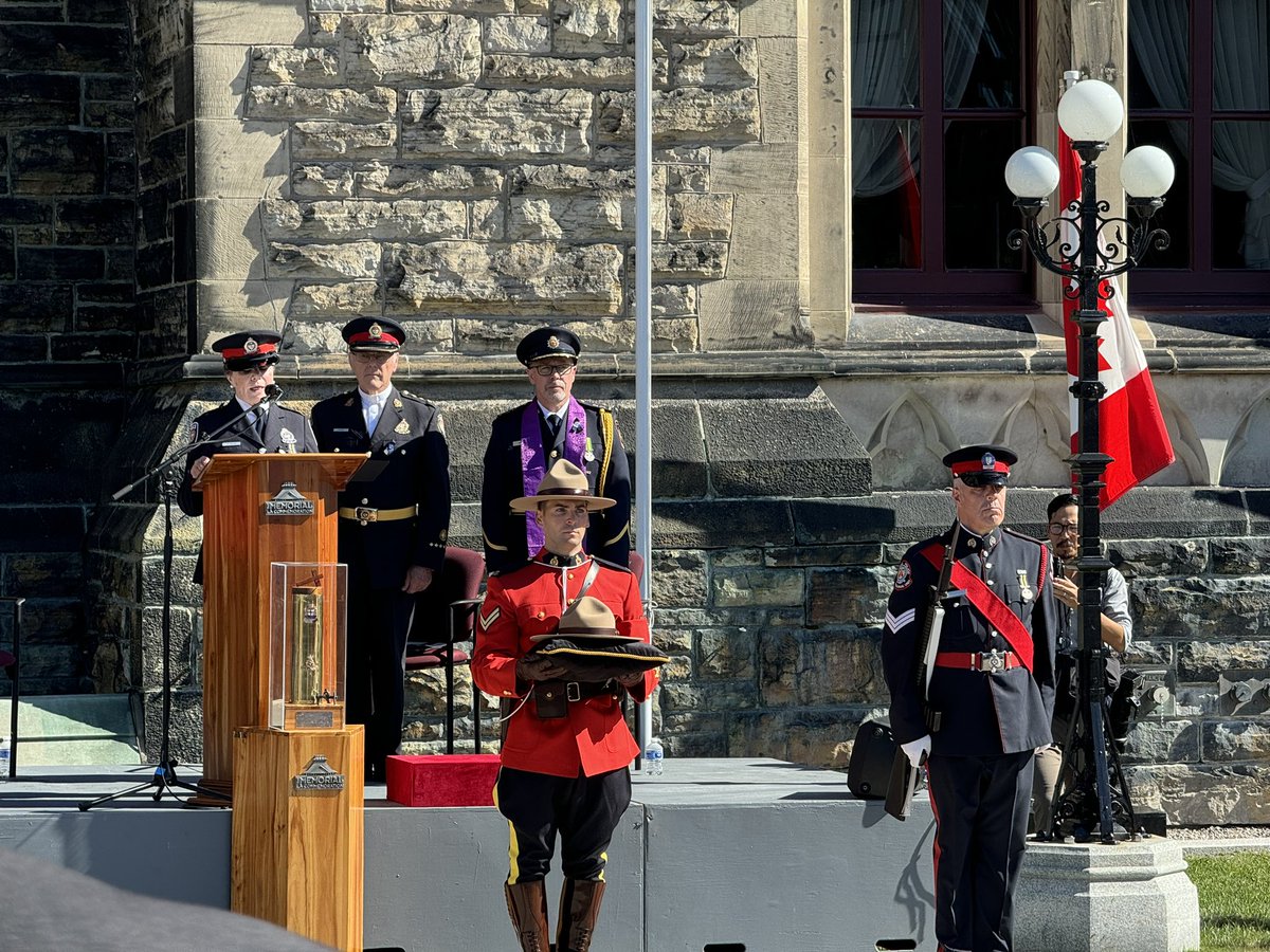 PresidentPAO's tweet image. Today we stand together to remember and pay tribute to the brave men and women who made the ultimate sacrifice in the line of duty. Their legacy of service and courage will never be forgotten. #HeroesInLife @CPPOM