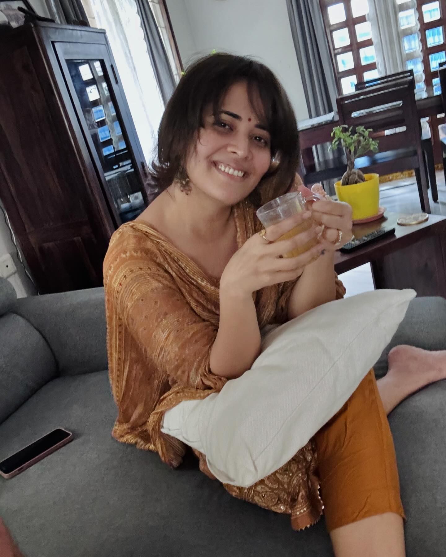 GYqIwJSaUAAlJ1Y?format=jpg&name=large