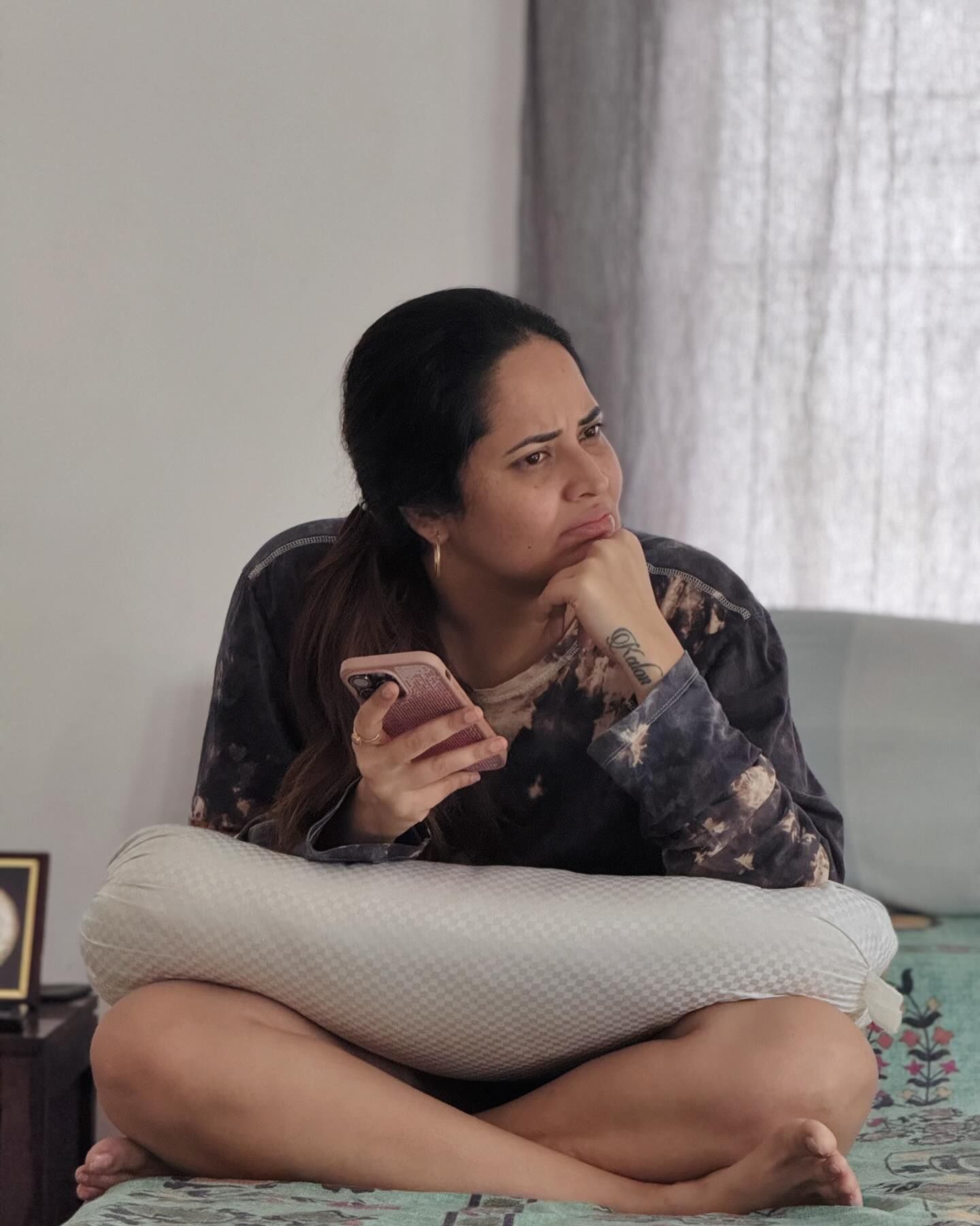 GYqIwNgboAANl_C?format=jpg&name=large