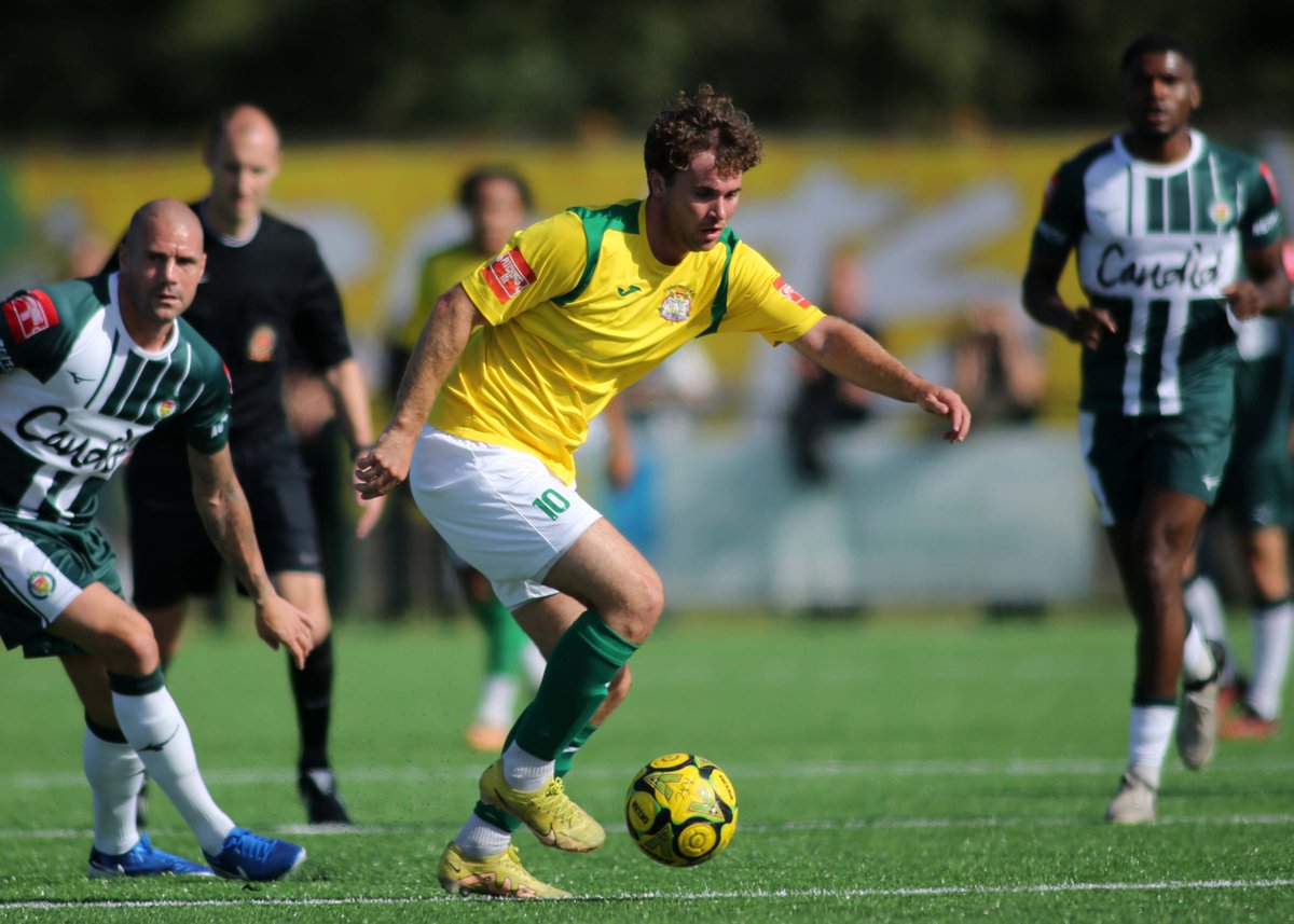 A cracking result for Corinthian at Faversham on Saturday, the big spenders v the amateurs.  Couldn't make the match as returning from my hols, however the Hoops photos from FA Cup action at Ashford can be found on Facebook: Paul Willmott - fotoreel