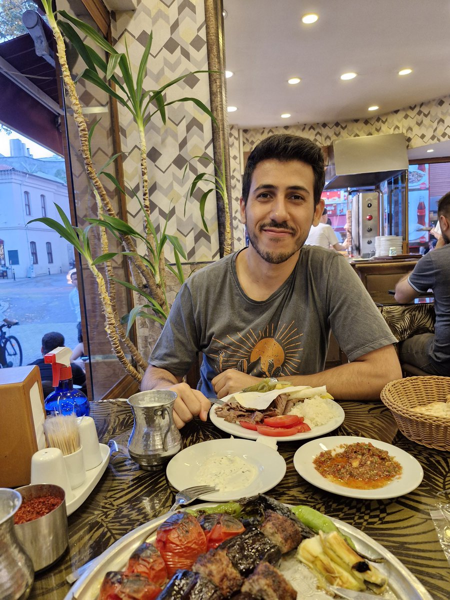 6 yıl bu anı bekledim. Sonunda hanımın ilk maaşını ezebildik...