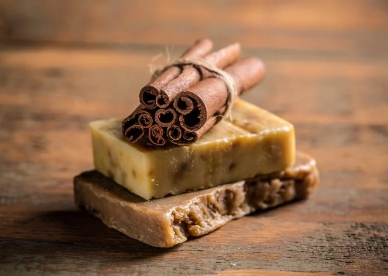 click_americana's tweet image. Making soap back in the day was no small task! Using grease, lye and plenty of effort, the process took awhile, but the results lasted for months. Click to see how it was done in 1908! 🧼 #VintageCrafts #HomemadeSoap #OldSchoolSkills #ClickAmericana

l8r.it/2zTm