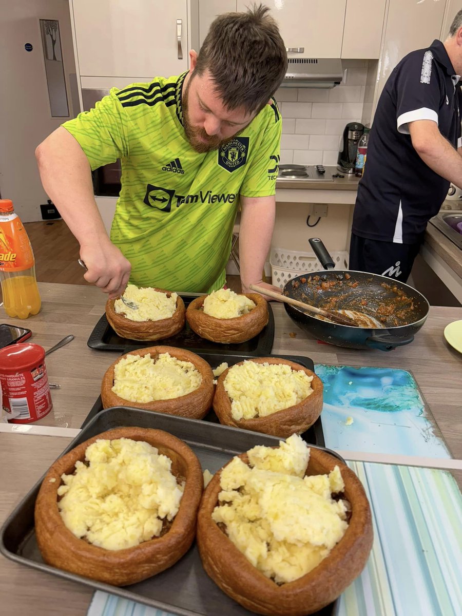 Kasbah_Kent's tweet image. New Favourite Recipe Unlocked! 🔒 

Our service users did a great job making Yorkshire Puddings stuffed with Homemade Sheperds Pie this week. Such a fun recipe and so so yummy! 

#DisabilitySupportGroup #DisabilitySupport #LifeSkillsAccess