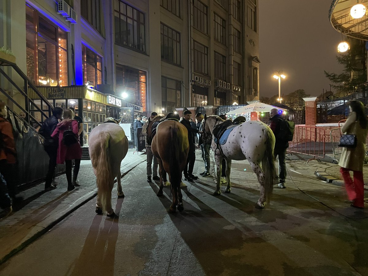 Придумай подпись к фотокарточке