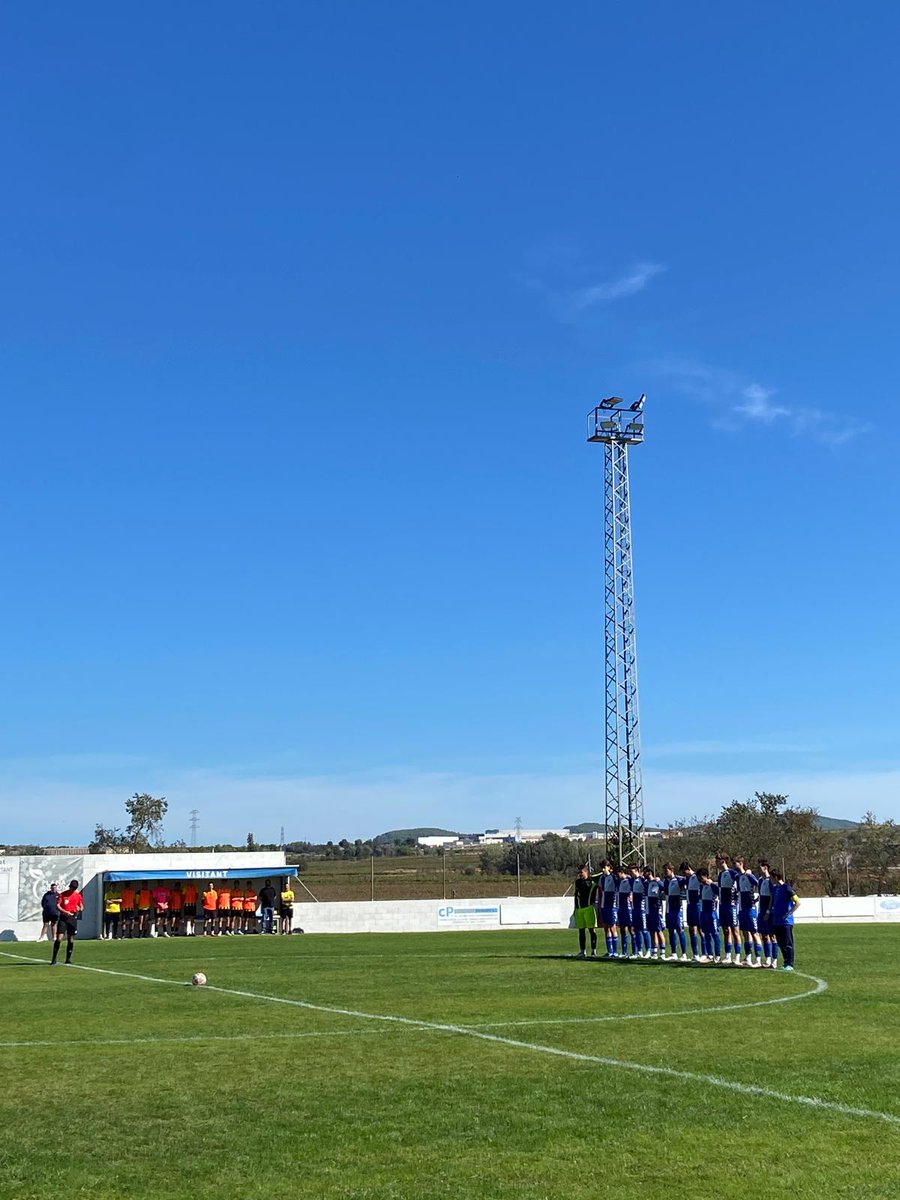 Avui al partit s'ha fet un minut de silenci en memòria de Josep Milà i Duran, i dels socis i aficionats que ens han deixat durant aquest estiu.

Que en pau descansin💙

#Arlequinats #Molanta #CFPSPM