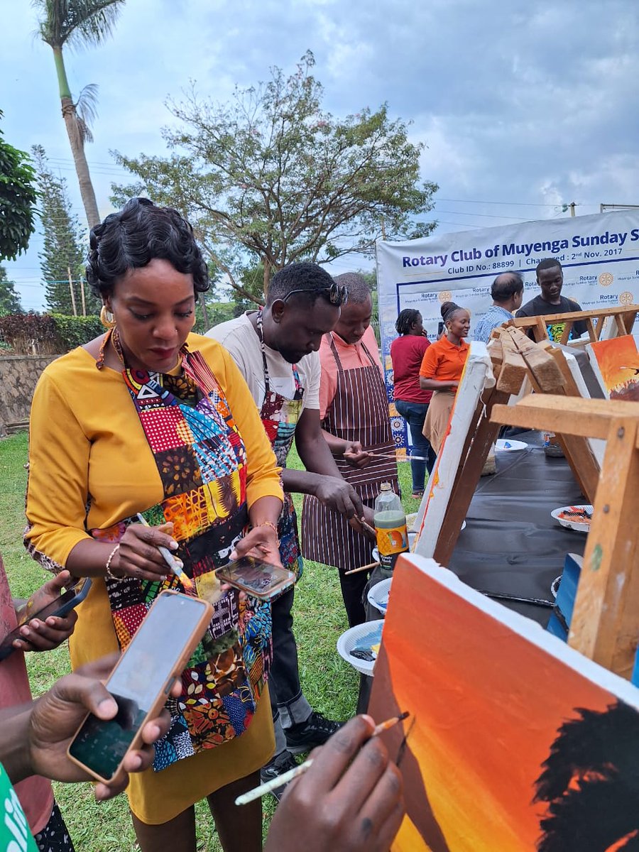 MuyengaSSunset's tweet image. ✨HIGHLIGHTS from this evening's  PAINT &amp;amp; SIP!

Thank you to everyone who made it for this wonderful evening! Take a look at our finished pieces from our members and their children!

#PaintandSip
#muyengaSundaySunset
#Rotary