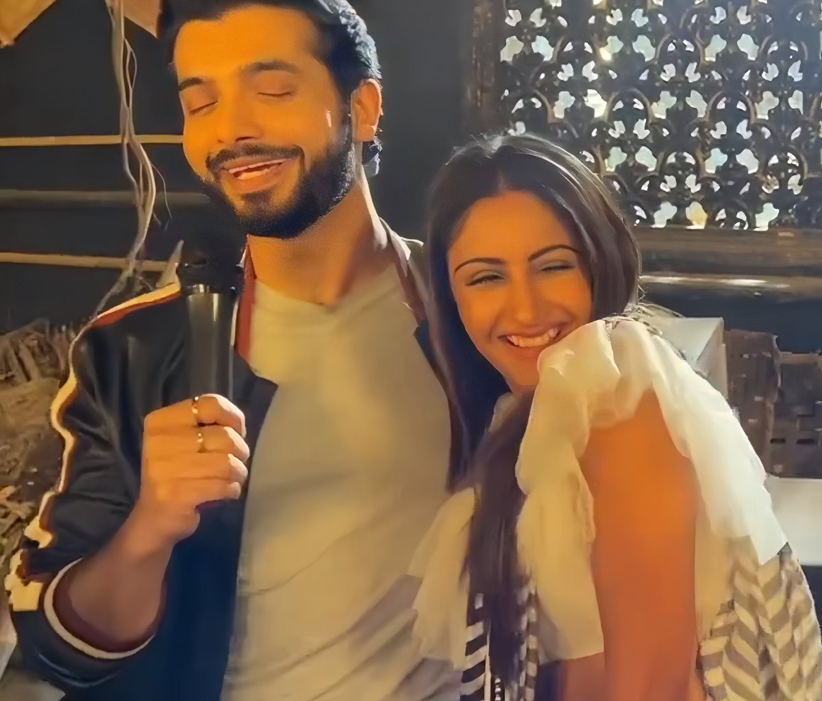 Edits_x_sharbhi tweet media