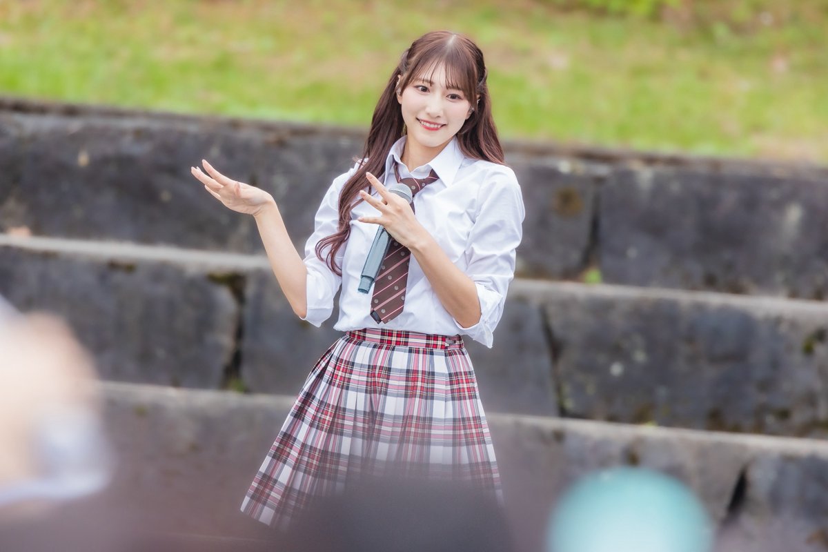 蟹沢萌子 イコノイジョイ2024衣装② 制服 ヨリチュウ直筆 まかろにはるまき on X: