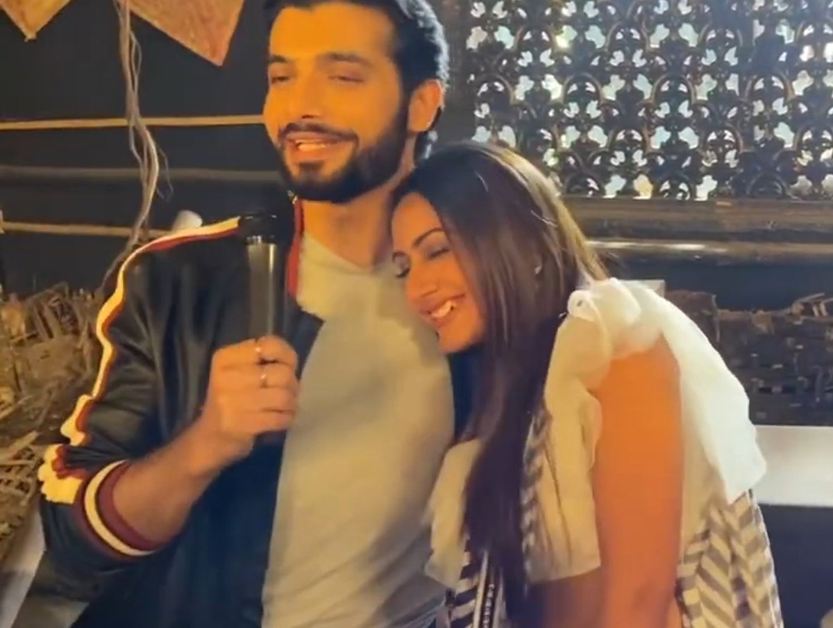 Edits_x_sharbhi tweet media