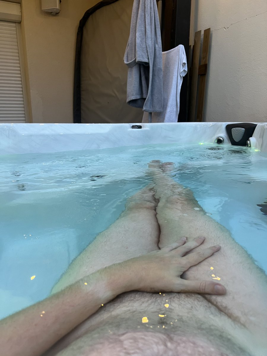 Duck81's tweet photo. Ouais on soigne le mal du dimanche soir comme ça ici https://t.co/Nn3FgzE98d