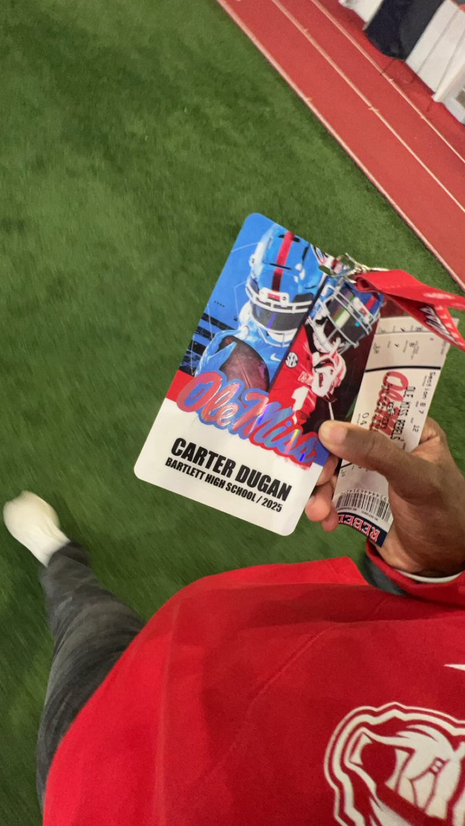 carterdugannn's tweet photo. Had a great time back in the SIP yesterday! Love getting to experience this atmosphere. @CoachSchoonie @CoachSchex