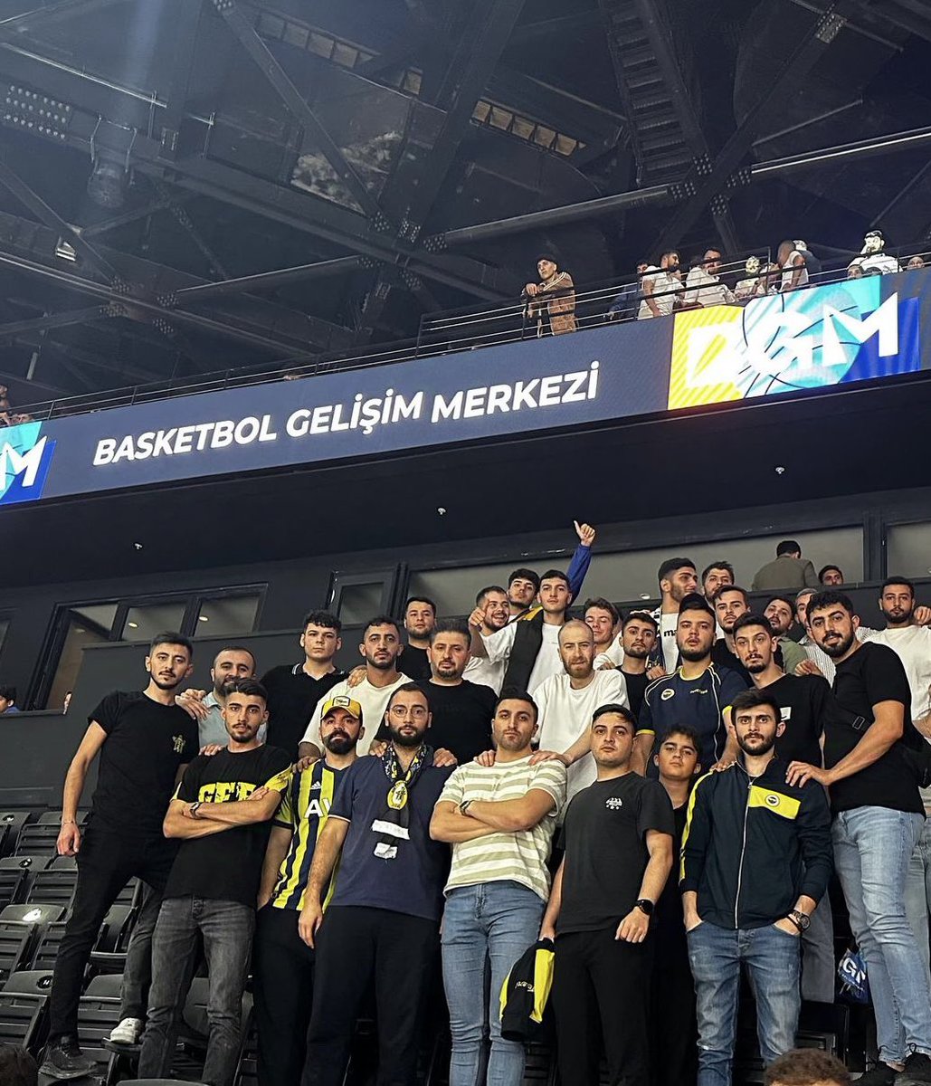 Cumhurbaşkanlığı Kupası Finalinde tribündeki yerimizi aldık.

ÖLÜMÜNE FENERBAHÇE!